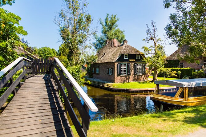 Giethoorn Day Trip from Amsterdam with Boat Trip - The Coach Ride From Amsterdam: Comfortable, But Watch the Time