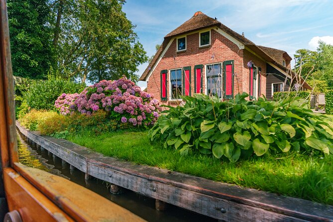 Giethoorn Day Trip from Amsterdam with Boat Trip - Meeting Point and Timing in Amsterdam: How to Avoid Stress at 10:00