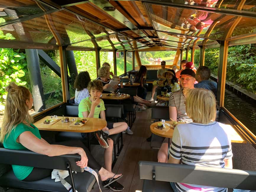 Giethoorn: Sightseeing Boat Tour - Inside the 1-hour sightseeing cruise: views and pacing that work