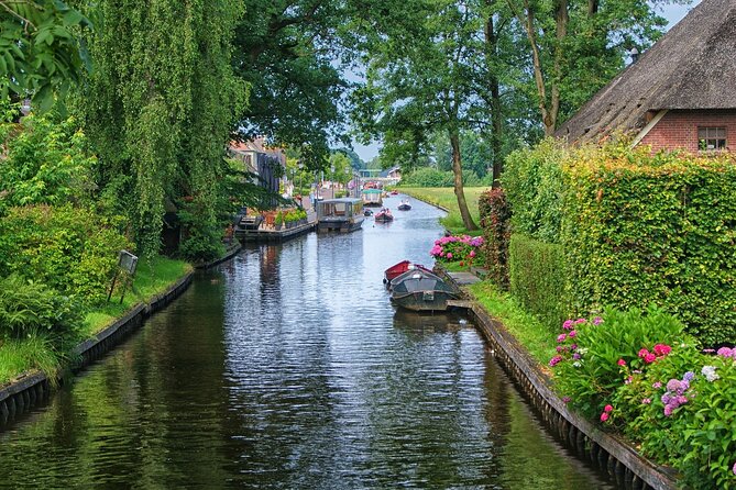 Giethoorn Small-Group Tour from Amsterdam (Max. 8 People) - Why a Small-Group Giethoorn Trip from Amsterdam Makes Sense