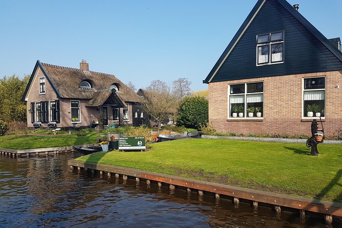 Giethoorn Small-Group Tour from Amsterdam (Max. 8 People) - Meeting at DoubleTree by Hilton Amsterdam Centraal: The Trip Starts Easy