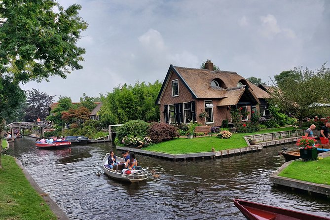 Giethoorn Small-Group Tour from Amsterdam (Max. 8 People) - Guide Power: When Local Storytelling Turns the Day Personal