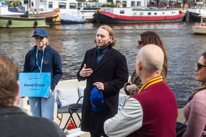 Highlights and Local Insights Canal Cruise Tour in Amsterdam - Entering Amsterdam’s Canal World in One Hour