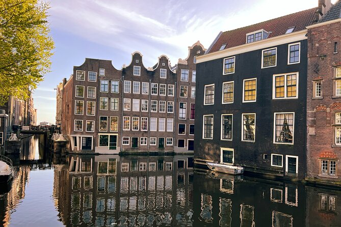 Historical Walking Tour, private with local Dutch guide - Setting the tone: meeting at Schreiertower and reading old Amsterdam fast