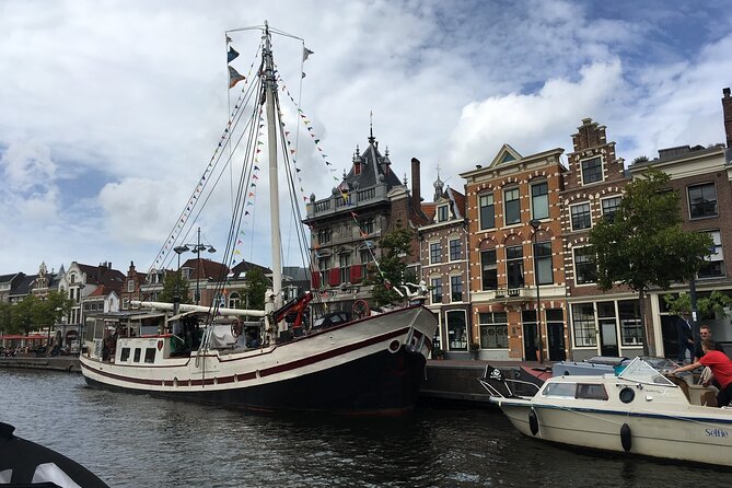 Holland Four City Charm Tour - Private Day Tour - What the guide brings: getting context without extra lines