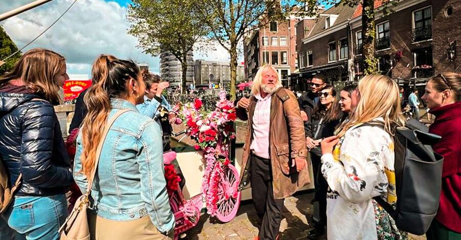 Humans of Amsterdam - Small group cultural walking tour - Canal Belt to De Jordaan: how the stories change what you notice
