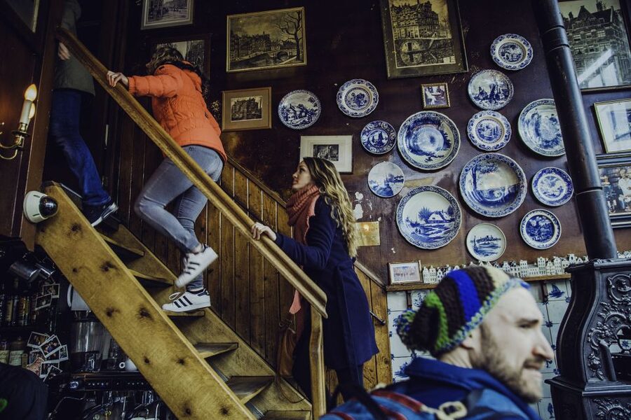 Humans of Amsterdam - Small group cultural walking tour - Dancing Houses and the Red Light District: seeing without sensationalizing