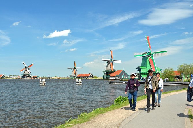 Keukenhof, Flower Fields, Volendam and Zaanse Schans Small-Group Tour - Wooden Shoes and Cheese Workshops: Small Stops That Add Texture