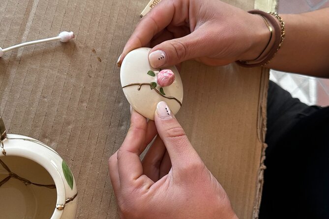 Kintsugi Workshop "The art of Imperfection" - Should you book Kintsugi with a golden leaf focus in Amsterdam?