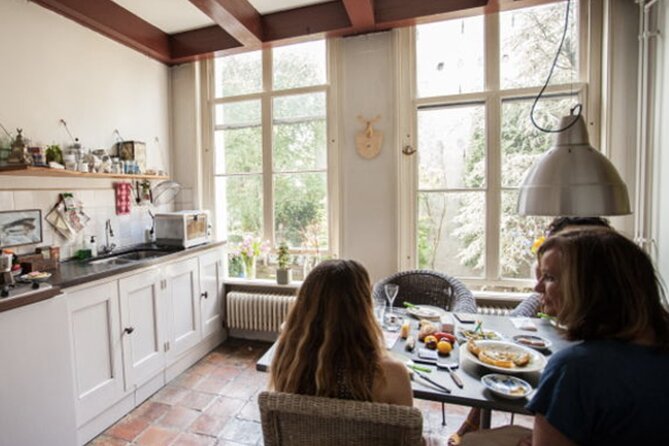 Learn to Make Dutch Pancakes in a Beautiful Amsterdam Canal House - The canal-house lunch: how the meal works once your pancakes are ready