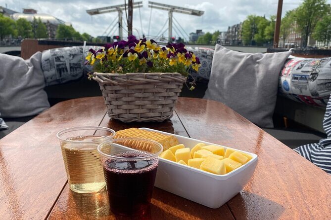 Luxury Amsterdam Canal Cruise – Unlimited Cocktails Included (1H) - Starting on Oudezijds Voorburgwal’s oldest canal stretch