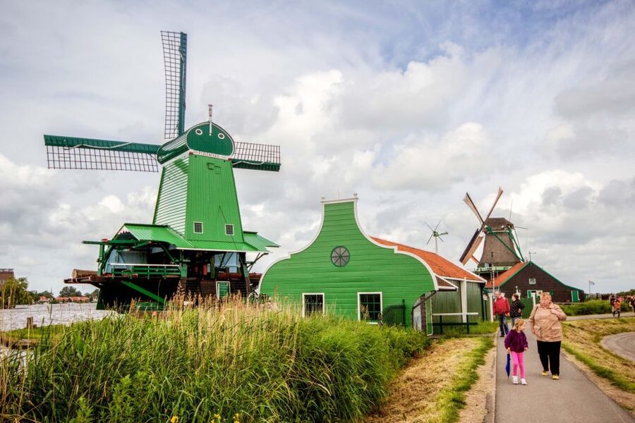 Marken, Volendam and Edam: Private Full-Day Tour - Marken: streets, views over Markermeer, and how people used to live