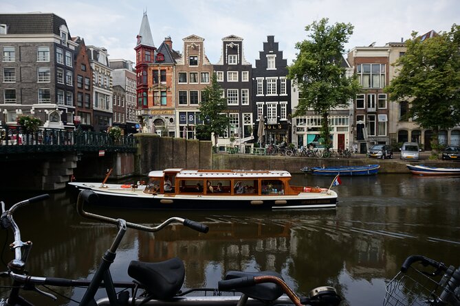 Morning Canal Cruise Amsterdam in Small-Group - Where to meet Captain Dave: Prinsengracht 397 with no office