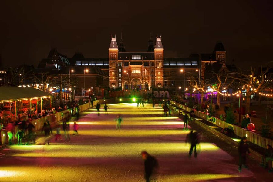 Museumplein Ice Rink Entry Ticket - Gloves, Skates, and the Rules That Affect Your Comfort