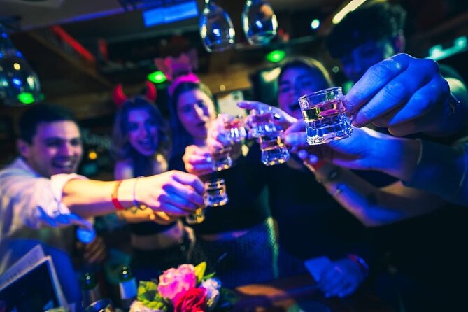New Year's Eve Pub Crawl With Optional Club Entrance - Entering The Night: Meeting at Black Tiger Bar and Getting Your Bearings Fast