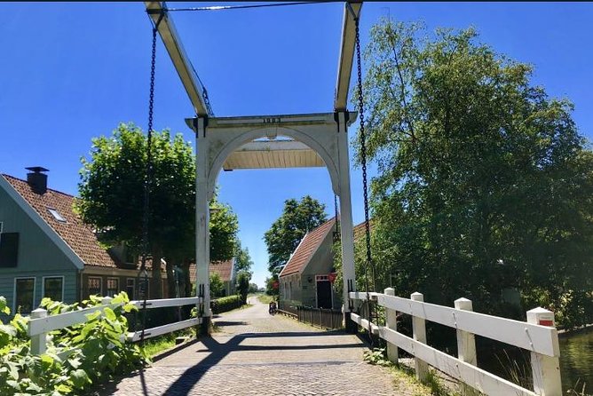 Off the beaten paths Dutch Country Side Private Tour in Jaguar - Leaving Crowds Behind: What the Dutch Countryside Lets You Feel