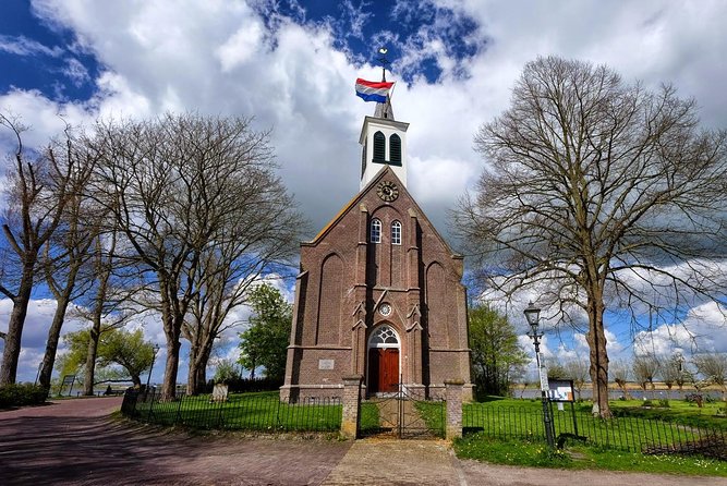 Off the Beaten Paths Dutch Landscape Private Tour 1/2 day Jaguar - Volendam: Fishing-Village Life Without the Big-Tour Stampede