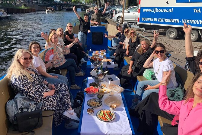 Open Dutch Boat! Silent electric drive. Nice cosy boat ride... - Getting started: Prinsengracht 587 and a mobile ticket