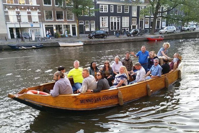 Open Dutch Boat! Silent electric drive. Nice cosy boat ride... - What you’ll see: smaller canals, lower bridges, and moments that feel close-up