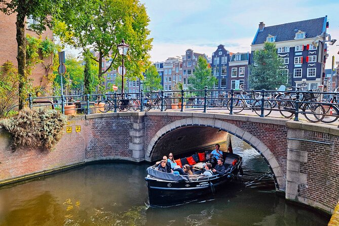 Private 90 Minute Amsterdam Canal Belt Exploration Cruise - Quick highlights before you step aboard