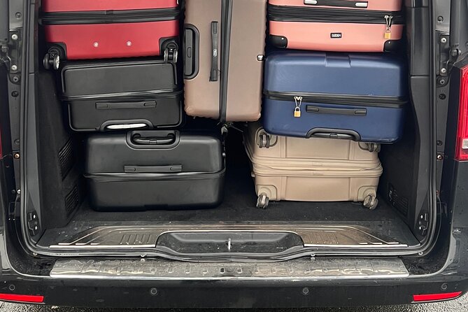 Private Airport Transfer Amsterdam Airport to or from Amsterdam - Drop-off in Amsterdam: hotels, residences, and direct airport access