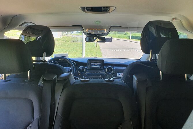 Private Airport Transfer to or from Schiphol Airport - The 70-minute free waiting time after landing (and how to use it)
