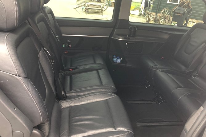 Private Amsterdam Departure Transfer to AMS Schiphol Airport - Driver communication: why it can make or break the day
