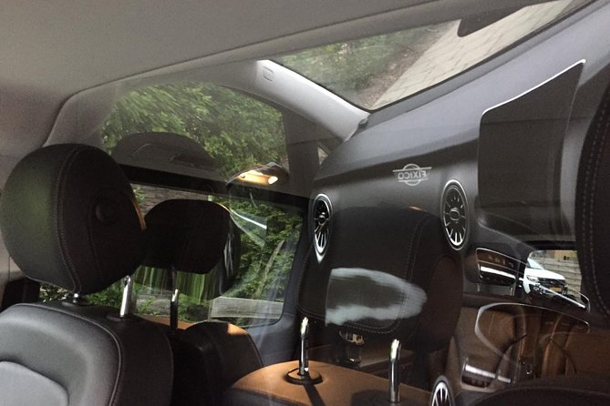 Private Amsterdam Departure Transfer to AMS Schiphol Airport - Small details that add up on departure day