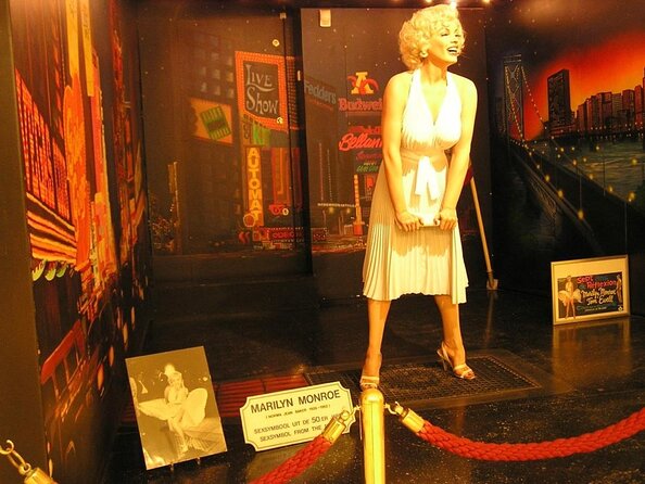 Private Amsterdam Red Light District tour including sex museum - Why this tour works better than wandering alone