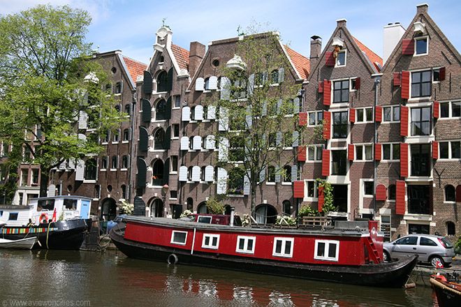 Private Amsterdam Walking Tour - Rembrandplein and Leidseplein: a planned breather
