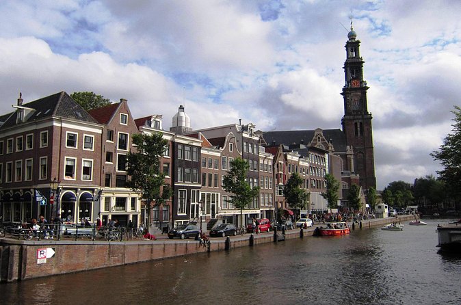 Private Anne Frank tour with canal cruise - Auschwitz Monument, Verzetsmuseum, and Hollandsche Schouwburg in Short Bursts