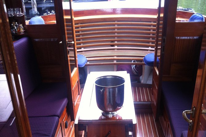 Private boat tour on a electric saloon boat - Price and value: when $515.88 per group makes sense