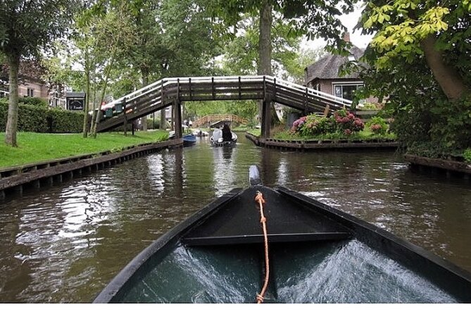Private custom tour from Amsterdam to Giethoorn - What’s included, what you’ll pay for, and how to handle lunch