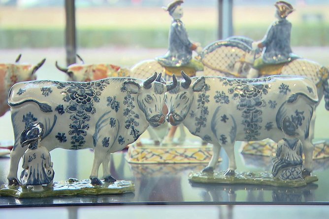 Private Day Tour: Rotterdam, Delft & The Hague From Amsterdam - Inside the Kijk-Kubus cube house: where design meets awkward furniture