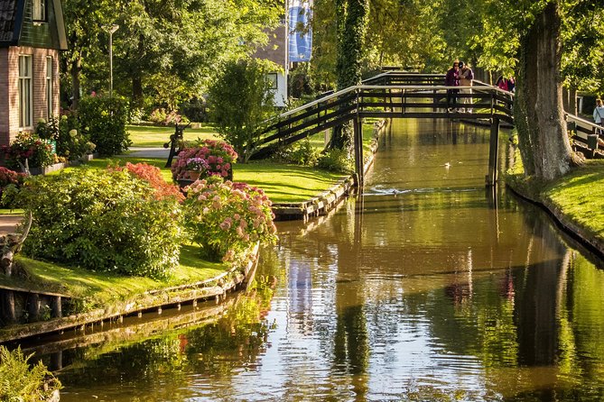 Private Day Trip from Amsterdam to Giethoorn including boat tour - Hotel pickup from anywhere: turning transit time into rest time