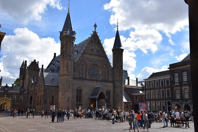 Private Delft and The Hague Tour incl. Madurodam from Amsterdam - The Hague time window: use 45 minutes well