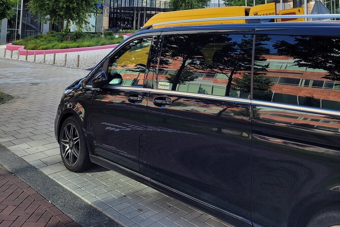 Private Departure Transfer: Schiphol Airport Amsterdam - Cars, comfort, and what you can realistically pack