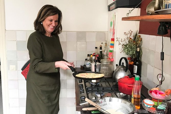 Private Dutch Pancake Cooking Class in an Amsterdam Canal Home - Meeting Fusina at Amstel 264 and getting to the second-floor kitchen