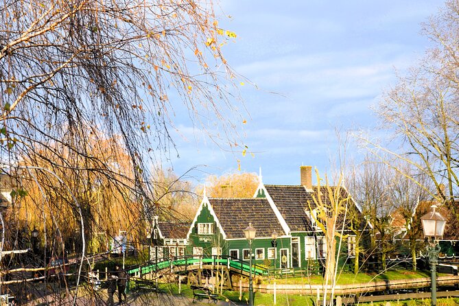 Private Guided Keukenhof Gardens and Zaanse Schans Tour - Henry Willig cheese tasting at the Catharina Hoeve farm