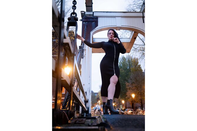 Private Photo Session in Amsterdam - Starting at Damrak 13-15: The Dancing Houses Postcard Moment