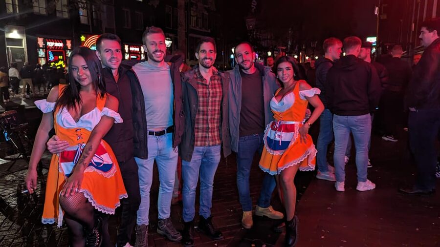 Private Red Light Tour City Center with Beer Maid Guide - FAQ