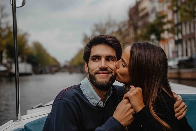 Private Romantic Canal Cruise Amsterdam with Bubbly and Snacks - FAQ