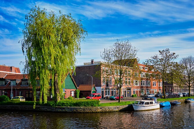 Private Tour in The Hague with a local with food tasting - Food tasting in The Hague: how to make it count without overbuying