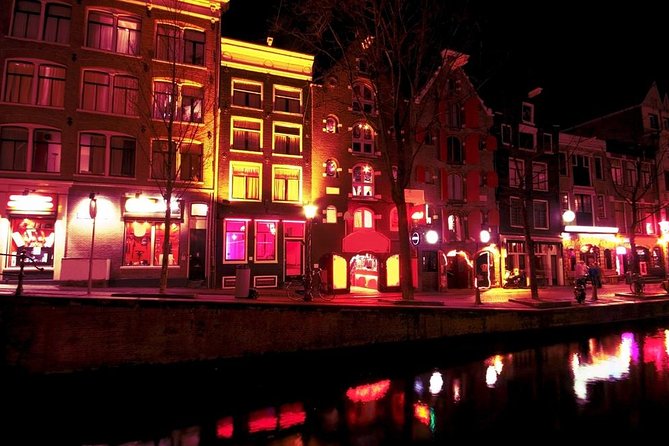 Private tour of Red Light District. English or Spanish - Meeting at Stationsplein and Getting Hotel Pickup