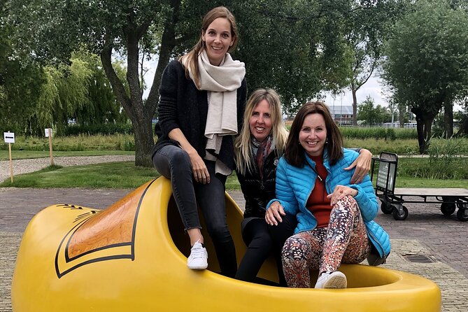 Private Tour to Zaanse Schans, Volendam, and Marken - Volendam’s Harbor and the Maze of Old Streets