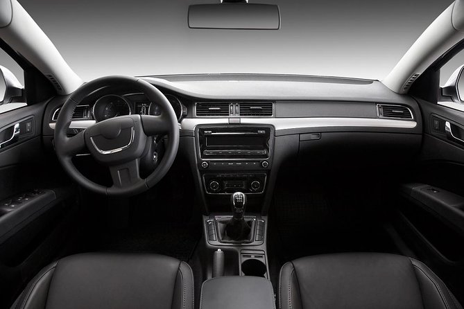 Private Transfer from Amsterdam City to Airport (AMS) - Bags and group size: when this transfer shines and when it doesn’t
