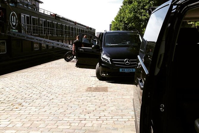 Private Transfer From Amsterdam City To Amsterdam Airport - Arrival at Schiphol: A Direct Drop-Off That Saves Your Energy