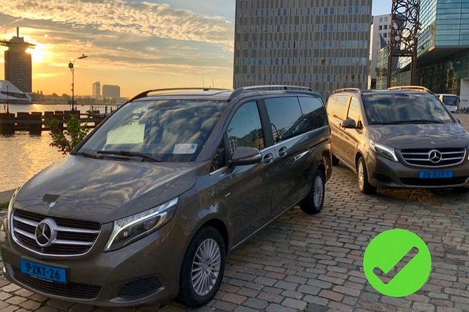 Private transfers from or to Schiphol (AMS) airport Amsterdam - Meeting point clarity: where you’ll find your driver