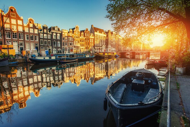 Private walking tour Amsterdam. English or Spanish. - Stop-by-Stop: Dam Square, De Waag, and the Old Town Story You’ll Remember