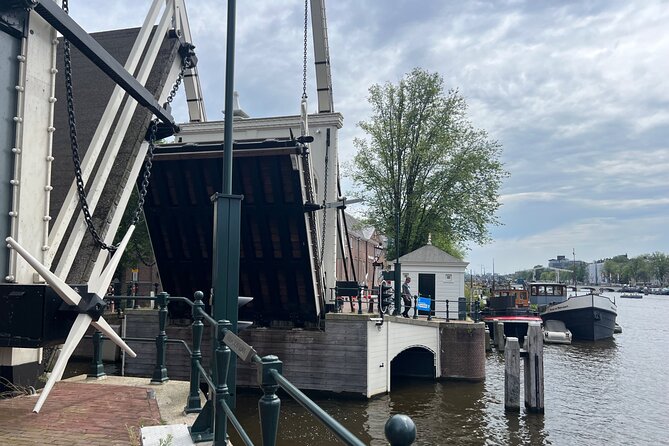 Private Walking Tour of Amsterdam - Amsterdam Centraal and the Rembrandt thread: art, life, and buildings that remember